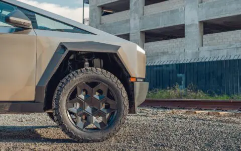 Cybertruck Cybrhex 22in carbon fenders 4