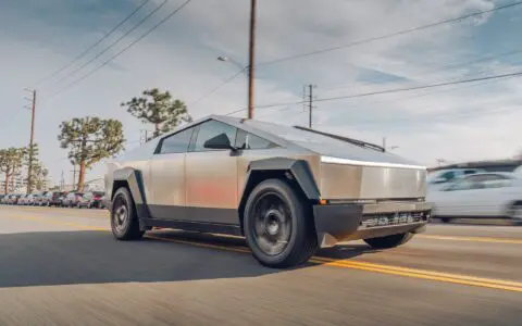 Cybertruck Cybrhex 22in carbon fenders 7