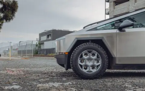 Tesla Cybertruck UP CYBRHEX Wheels in Satin Titanium Image 10