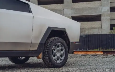 Tesla Cybertruck UP CYBRHEX Wheels in Satin Titanium Image 12