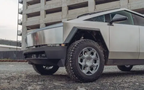 Tesla Cybertruck UP CYBRHEX Wheels in Satin Titanium Image 8