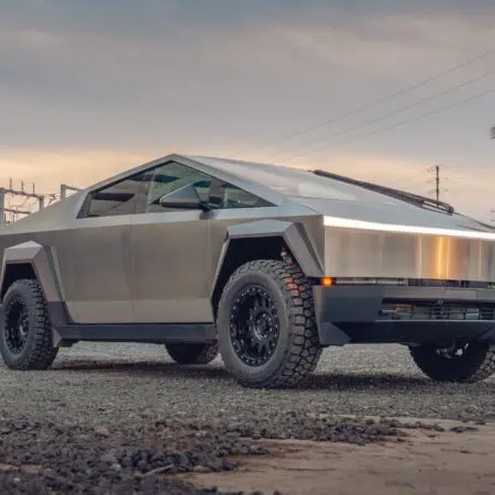 Tesla Cybertruck – UP Carbon Fiber Fenders Flares And UP-03 Beadlock Wheels