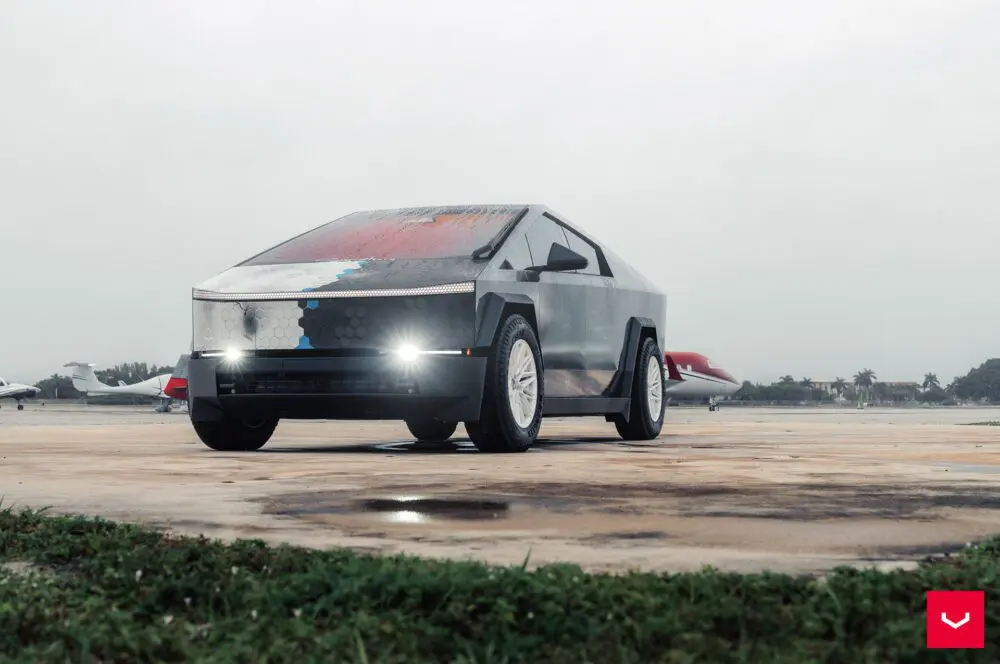 Tesla Cybertruck – Vossen HF6-5 Hybrid Forged Wheels
