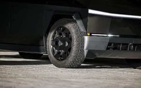 Pure Platinum Wrapped Tesla Cybertruck - UP CYBRHEX Wheels in Satin Black