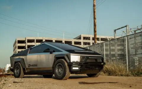 UP INVINCIBLE® TESLA CYBERTRUCK - UP-03 Beadlock Forged Wheels in Satin Titanium