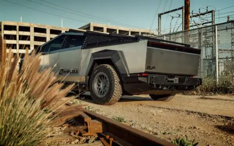 UP INVINCIBLE® TESLA CYBERTRUCK - UP-03 Beadlock Forged Wheels in Satin Titanium