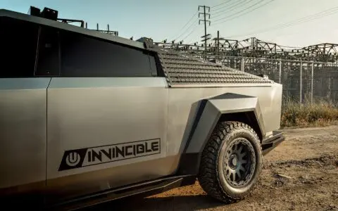 UP INVINCIBLE® TESLA CYBERTRUCK - UP-03 Beadlock Forged Wheels in Satin Titanium