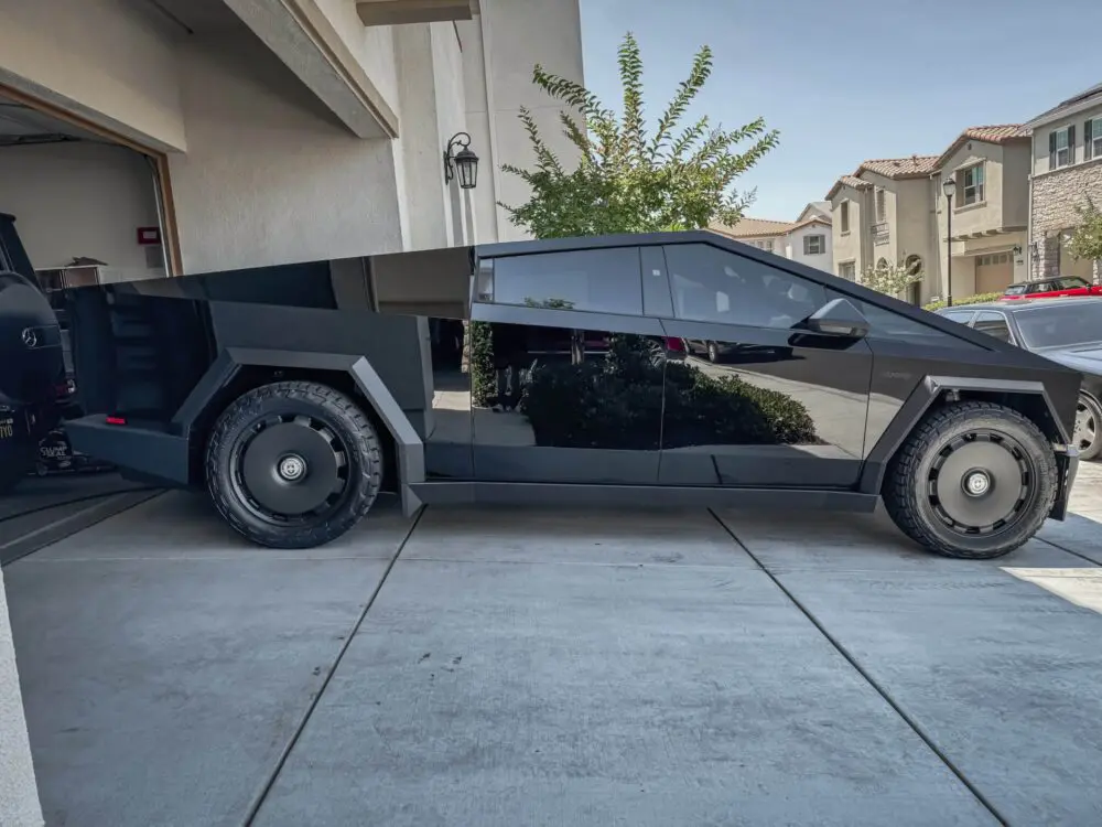 Tesla Cybertruck – HRE L108M Wheels in Satin Black
