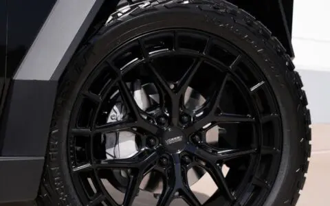 Tesla Cybertruck – Vossen Hybrid Forged HFX-1 Wheels_Image14_