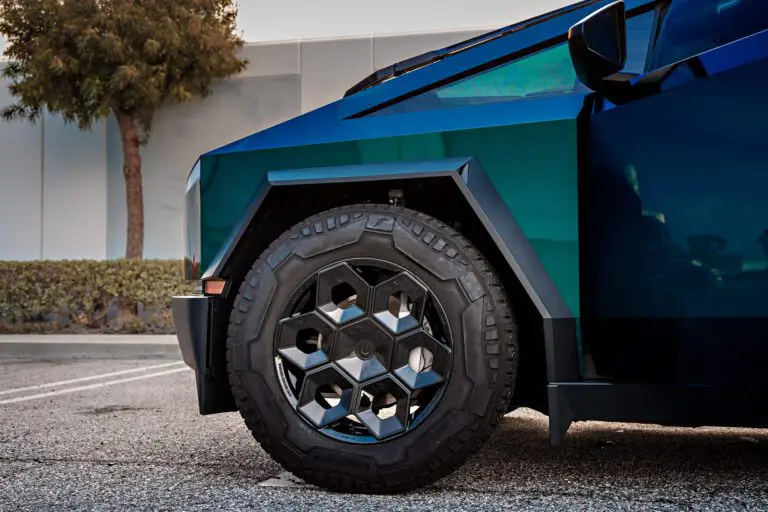 Forest Green Wrapped Tesla Cybertruck with CYBRHEX Forged Unplugged Performance Gloss Black Wheels 1920px (1)