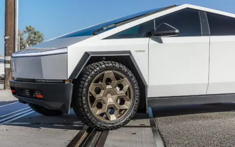 White Tesla Cybertruck - CYBRHEX Wheels in Satin Bronze