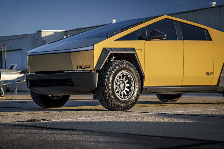 Tesla Cybertruck Dune Sand Wrap 18 inch UP-03 Beadlock wheels carbon fiber fender flares rear bumper unplugged performance image (21)