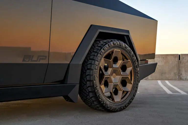 Tesla Cybertruck Magnesium grey wrap bronze 24 inch cybrhex forged wheels unplugged performance 1920px image (3)
