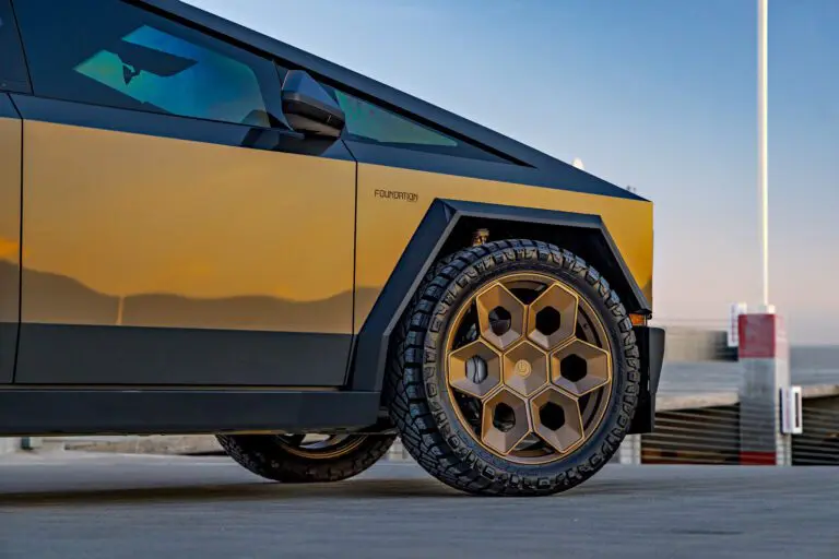 Tesla Cybertruck Magnesium grey wrap bronze 24 inch cybrhex forged wheels unplugged performance 1920px image (6)