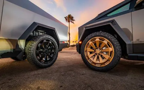 Tesla Cybertrucks with 24-Inch UP Forged CYBRNOVA Wheels