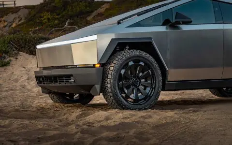 Tesla Cybertrucks with 24-Inch UP Forged CYBRNOVA Wheels