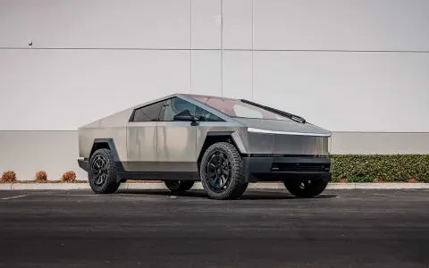 Tesla Cybertruck with 24-Inch UP Forged CYBRNOVA in Satin Black