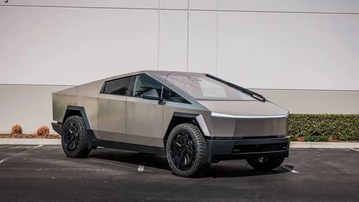 Tesla Cybertruck with 24-Inch UP Forged CYBRNOVA in Satin Black