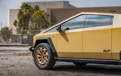 Tan Wrapped Tesla Cybertruck with 24-inch UP Forged CYBRNOVA in Satin Bronze