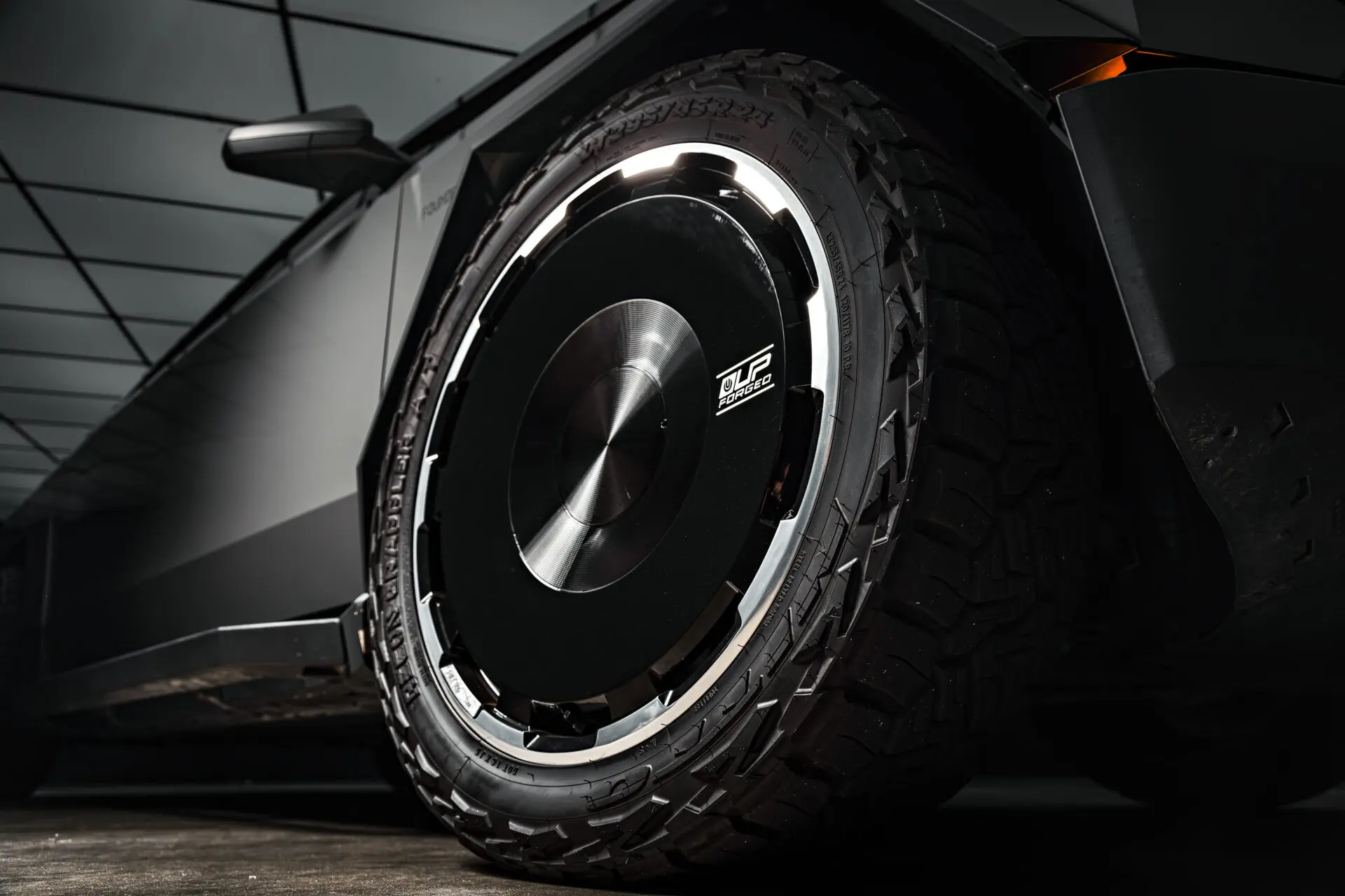 Tesla Cybertruck UP Forged CYBRDISC 24-Inch Wheels Unplugged Performance 10