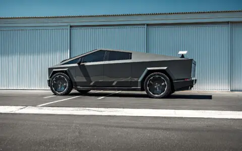 UP Forged CYBRDISC: The VIP Wheel That Finally Gives the Tesla Cybertruck a Luxury Face 14 Tesla Cybertruck UP Forged CYBRDISC 24-Inch Wheels Unplugged Performance 2