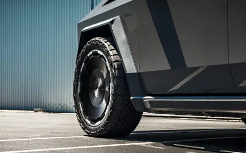 UP Forged CYBRDISC: The VIP Wheel That Finally Gives the Tesla Cybertruck a Luxury Face 15 Tesla Cybertruck UP Forged CYBRDISC 24-Inch Wheels Unplugged Performance 3
