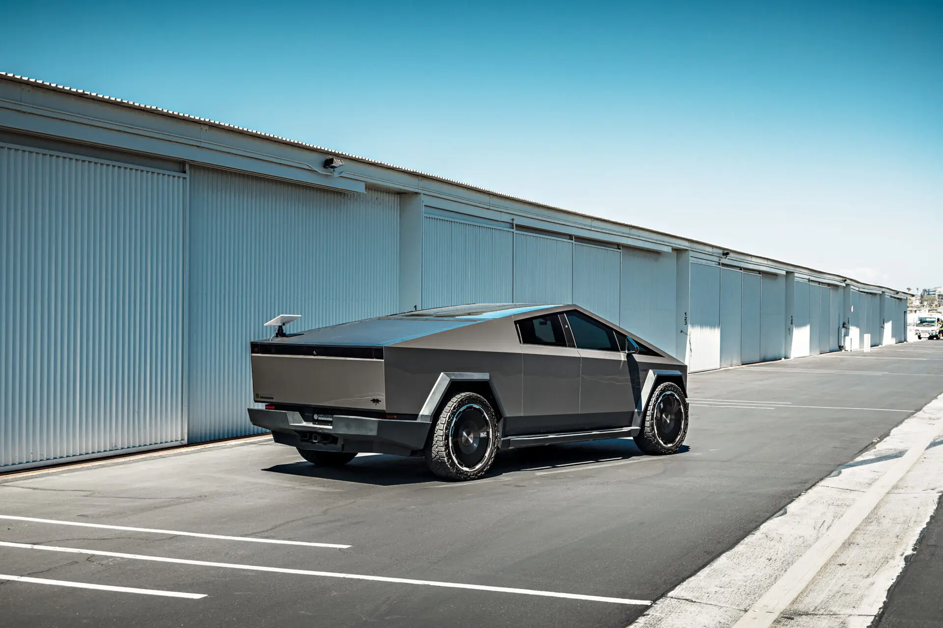 Tesla Cybertruck UP Forged CYBRDISC 24-Inch Wheels Unplugged Performance 5