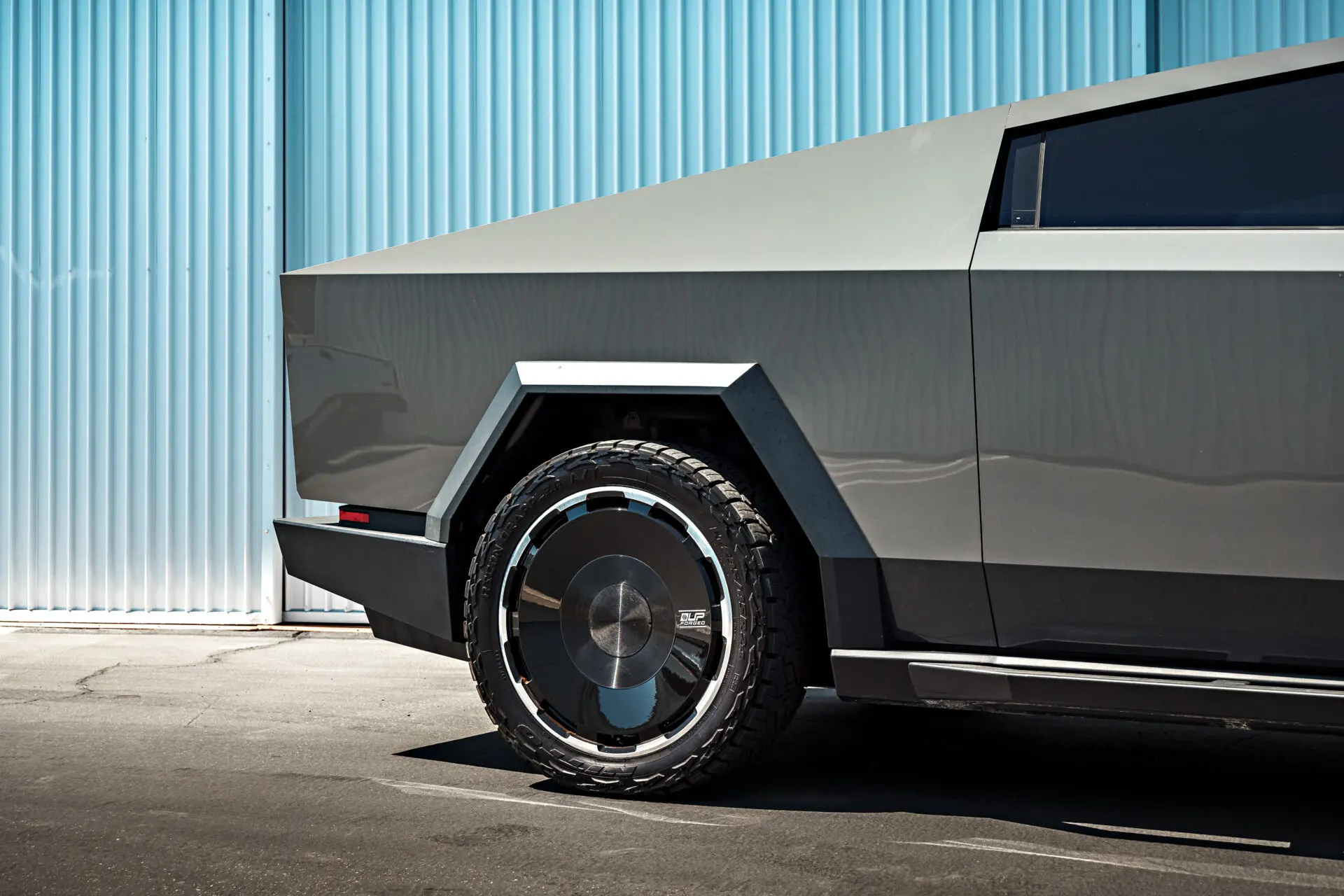 Tesla Cybertruck UP Forged CYBRDISC 24-Inch Wheels Unplugged Performance 6