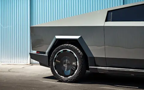 UP Forged CYBRDISC: The VIP Wheel That Finally Gives the Tesla Cybertruck a Luxury Face 12 Tesla Cybertruck UP Forged CYBRDISC 24-Inch Wheels Unplugged Performance 6