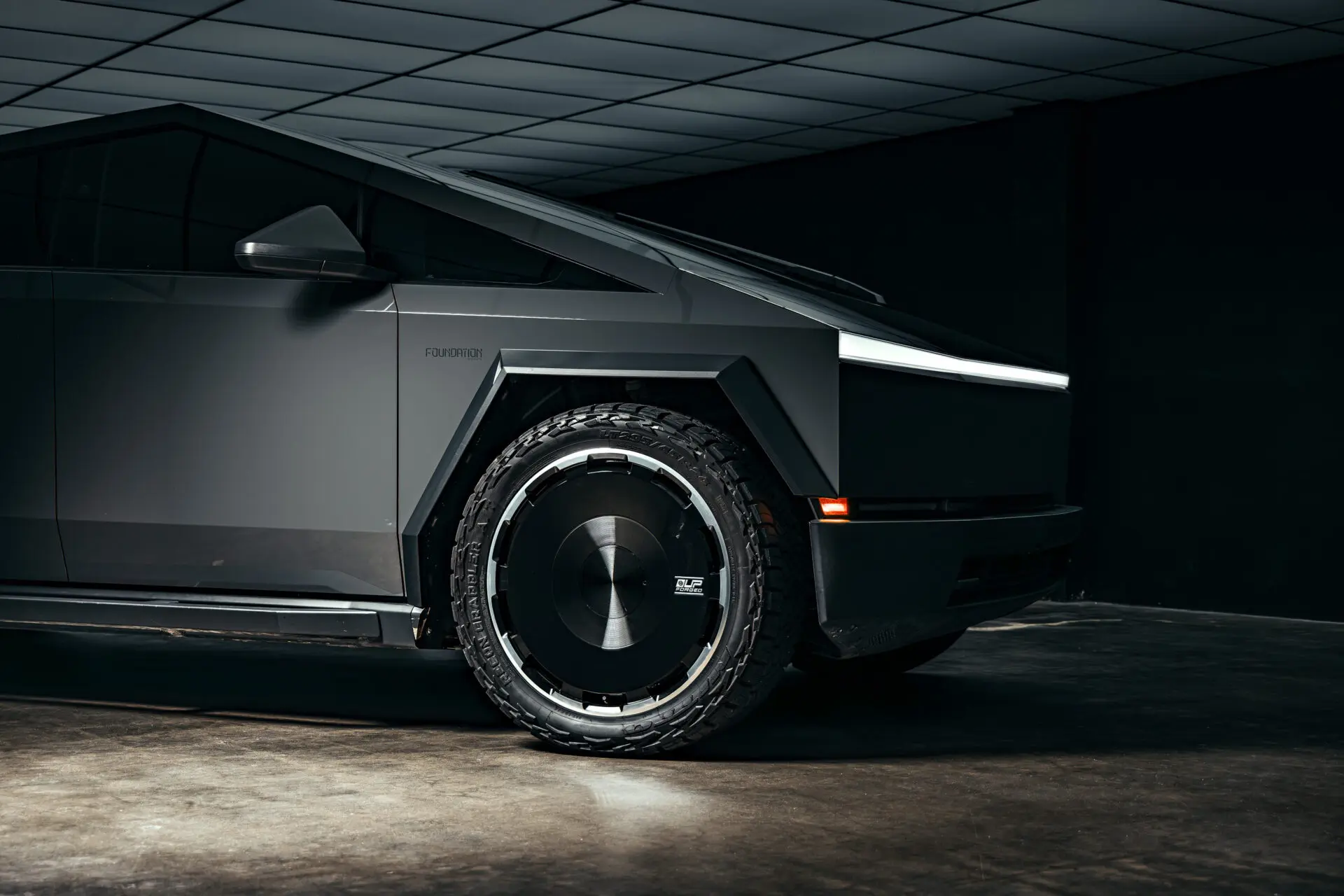 Tesla Cybertruck UP Forged CYBRDISC 24-Inch Wheels Unplugged Performance 9