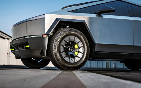 UP-RW Cyber Road Warrior: The Forged Cybertruck Wheel That Doesn’t Sacrifice Range