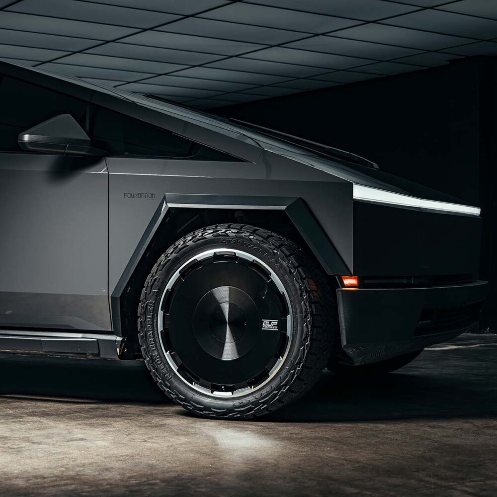 UP Forged CYBRDISC: The VIP Wheel That Finally Gives the Tesla Cybertruck a Luxury Face 1 Tesla Cybertruck 24-Inch CYBRDISC Wheel and Tire Package Gloss black